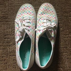 Keds || White/Multi-colored polka dot